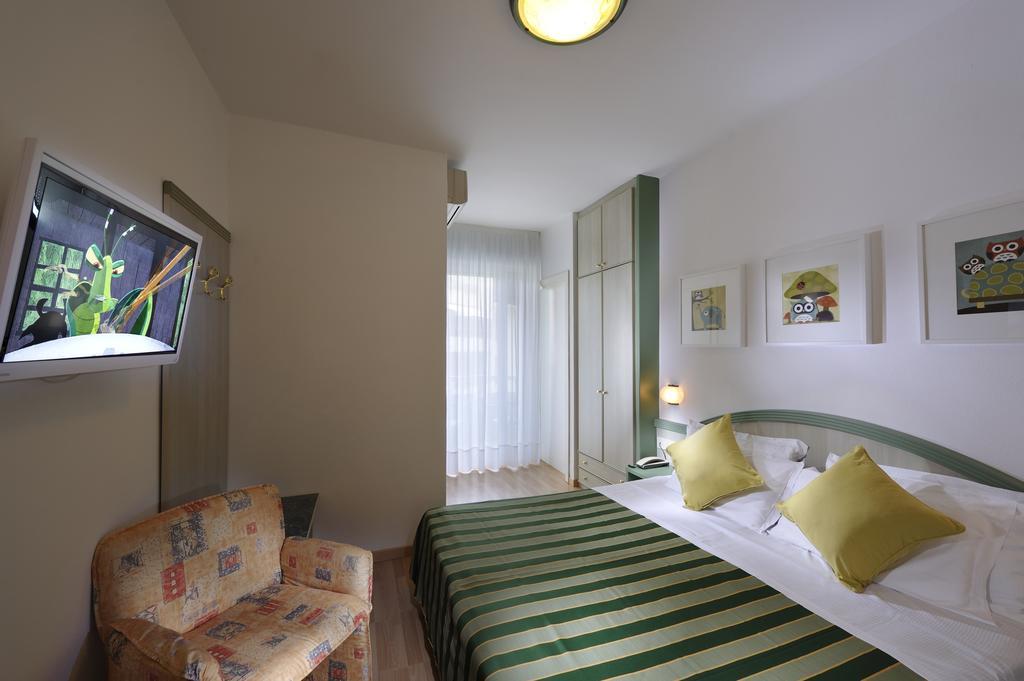 Hotel Montecarlo Bibione Zimmer foto